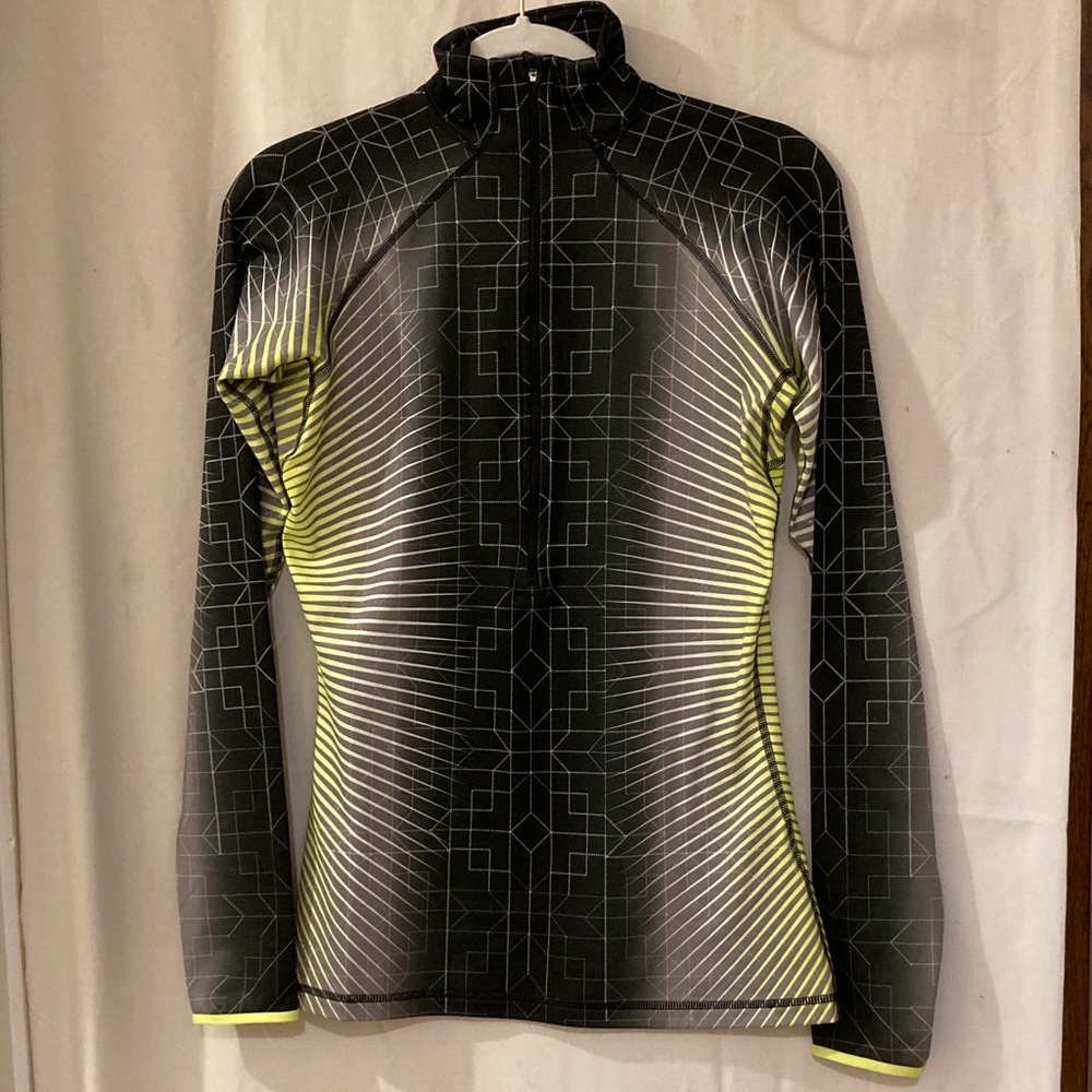 Nike Pro M. Women’s Sport Top Long sleeve 1/4 Zip Black &Yellow Geometric Design